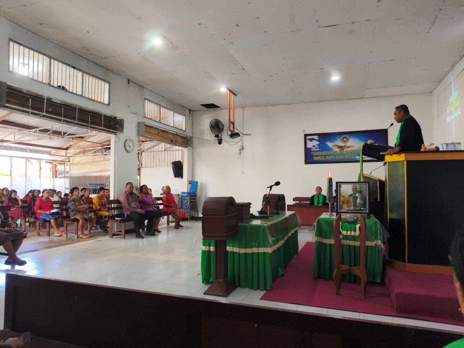 Ibadah Minggu GPI Papua Getsemani Sorong Di Pimpin Oleh Pdt. R. Lawalatta S.Si